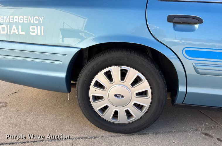 image for item DW7431 2011 Ford Crown Victoria Police Interceptor 