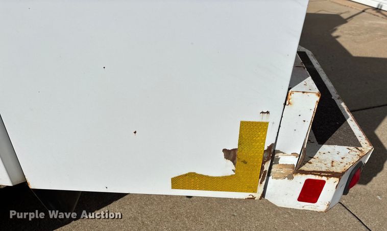 image for item DW7432 2005 Ford F250 XL Super Duty Ext. Cab utility bed pickup truck