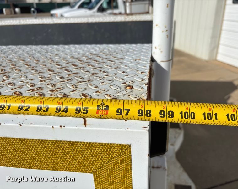 image for item DW7432 2005 Ford F250 XL Super Duty Ext. Cab utility bed pickup truck