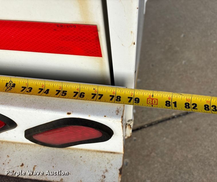 image for item DW7432 2005 Ford F250 XL Super Duty Ext. Cab utility bed pickup truck