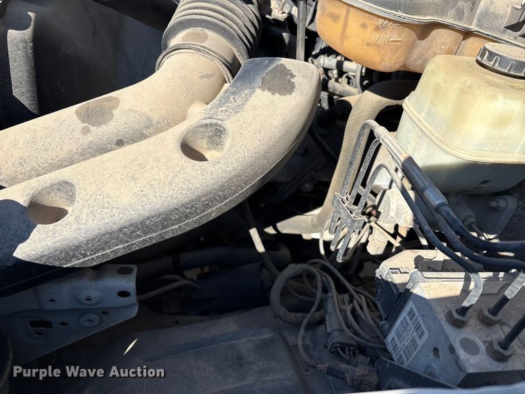 image for item DW7432 2005 Ford F250 XL Super Duty Ext. Cab utility bed pickup truck