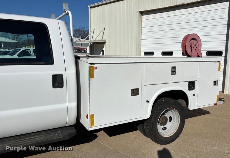 image for item DW7433 2013 Ford F450 XL Super Duty Crew Cab utility / service truck