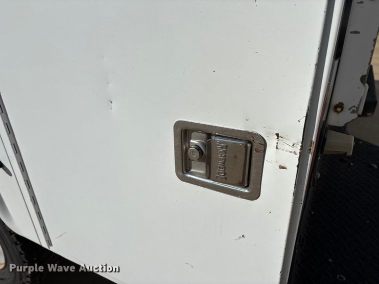 image for item DW7433 2013 Ford F450 XL Super Duty Crew Cab utility / service truck