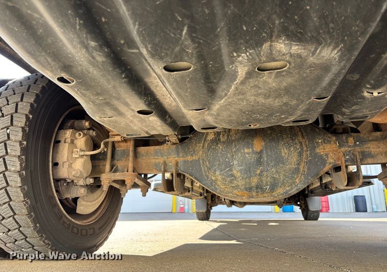 image for item DW7433 2013 Ford F450 XL Super Duty Crew Cab utility / service truck