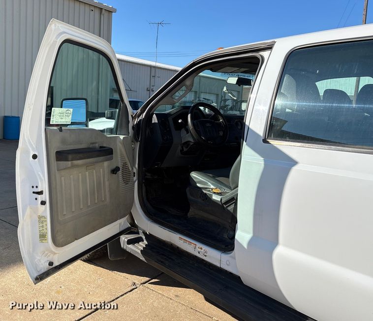 image for item DW7433 2013 Ford F450 XL Super Duty Crew Cab utility / service truck