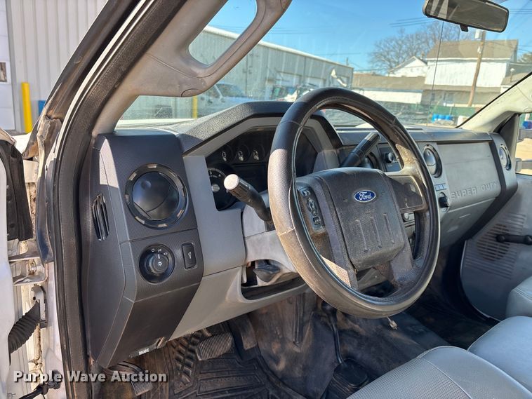 image for item DW7433 2013 Ford F450 XL Super Duty Crew Cab utility / service truck