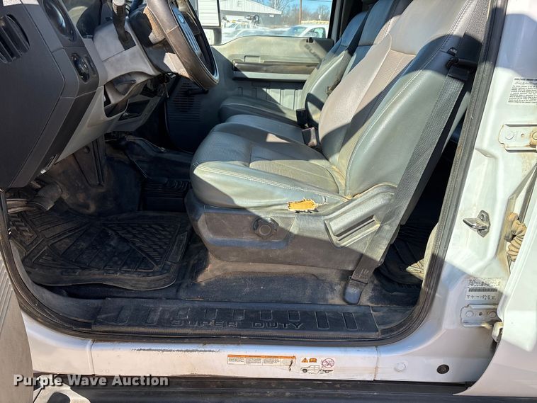 image for item DW7433 2013 Ford F450 XL Super Duty Crew Cab utility / service truck