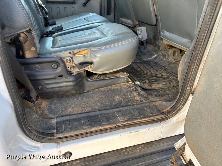 image for item DW7433 2013 Ford F450 XL Super Duty Crew Cab utility / service truck