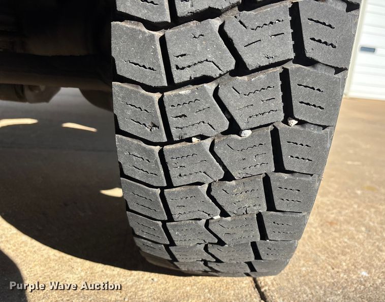 image for item DW7433 2013 Ford F450 XL Super Duty Crew Cab utility / service truck