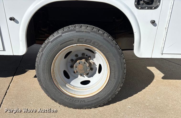 image for item DW7433 2013 Ford F450 XL Super Duty Crew Cab utility / service truck