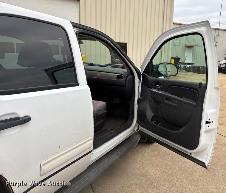 image for item DW7437 2012 Chevrolet Tahoe Police SUV