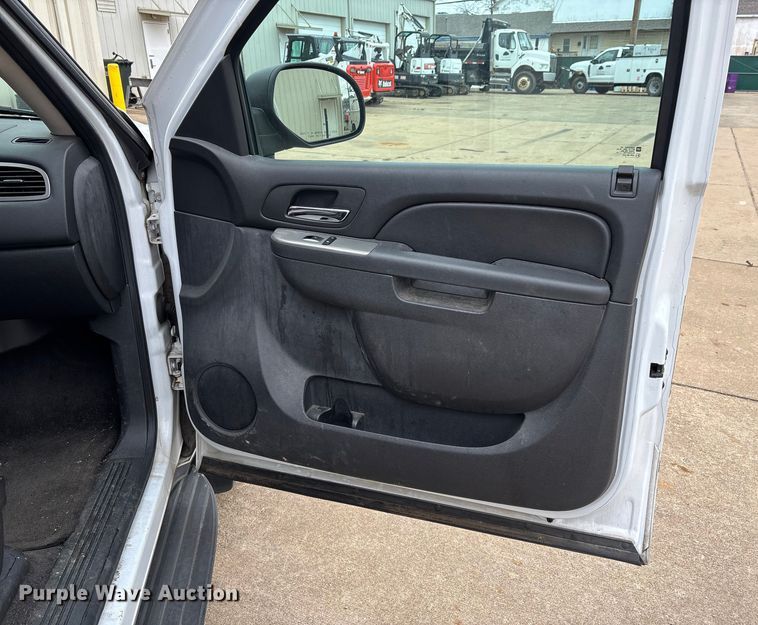 image for item DW7437 2012 Chevrolet Tahoe Police SUV