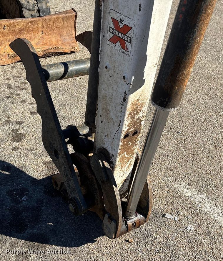 image for item DW7438 2010 Bobcat E35 mini excavator