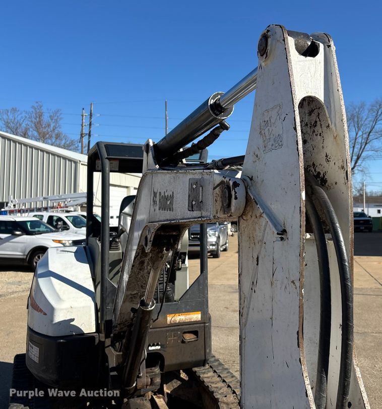 image for item DW7438 2010 Bobcat E35 mini excavator