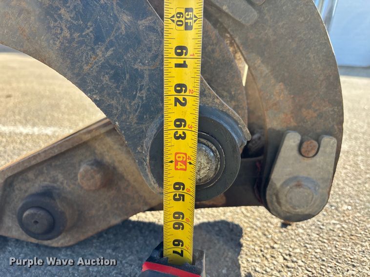 image for item DW7438 2010 Bobcat E35 mini excavator