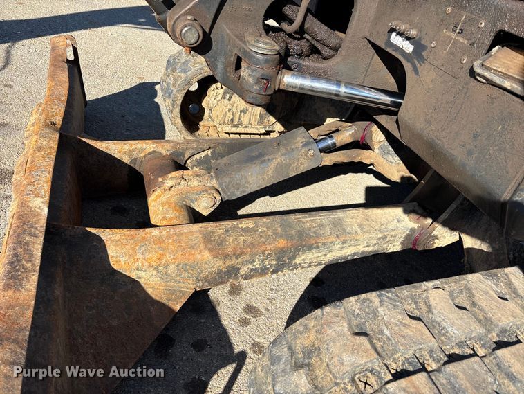 image for item DW7438 2010 Bobcat E35 mini excavator