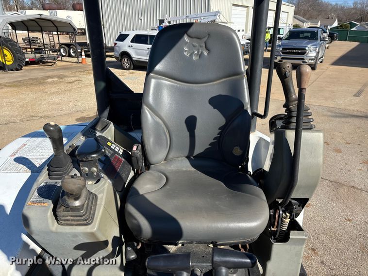 image for item DW7438 2010 Bobcat E35 mini excavator