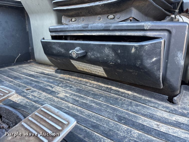 image for item DW7438 2010 Bobcat E35 mini excavator