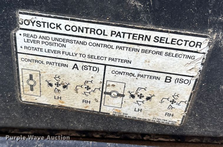 image for item DW7438 2010 Bobcat E35 mini excavator