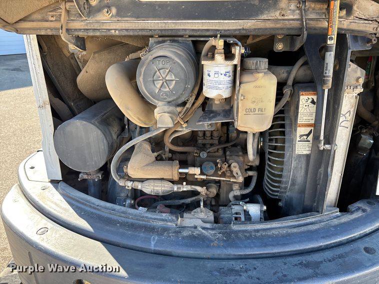 image for item DW7438 2010 Bobcat E35 mini excavator