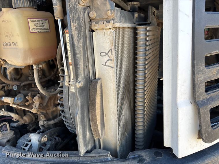 image for item DW7438 2010 Bobcat E35 mini excavator