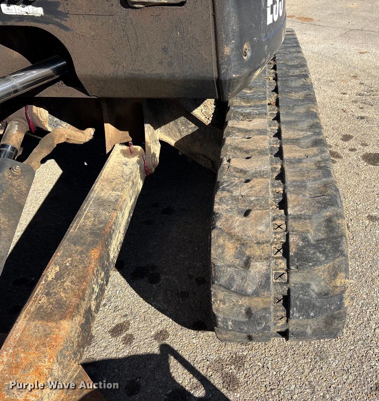 image for item DW7438 2010 Bobcat E35 mini excavator