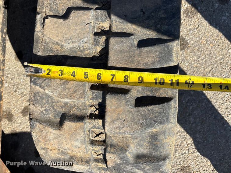 image for item DW7438 2010 Bobcat E35 mini excavator