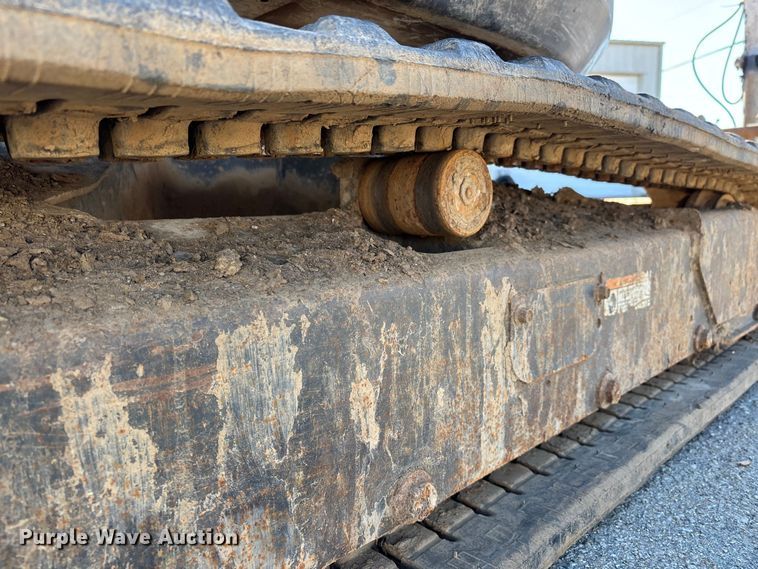 image for item DW7438 2010 Bobcat E35 mini excavator