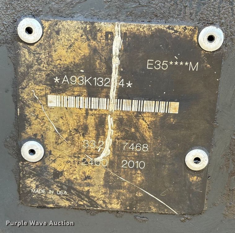 image for item DW7438 2010 Bobcat E35 mini excavator