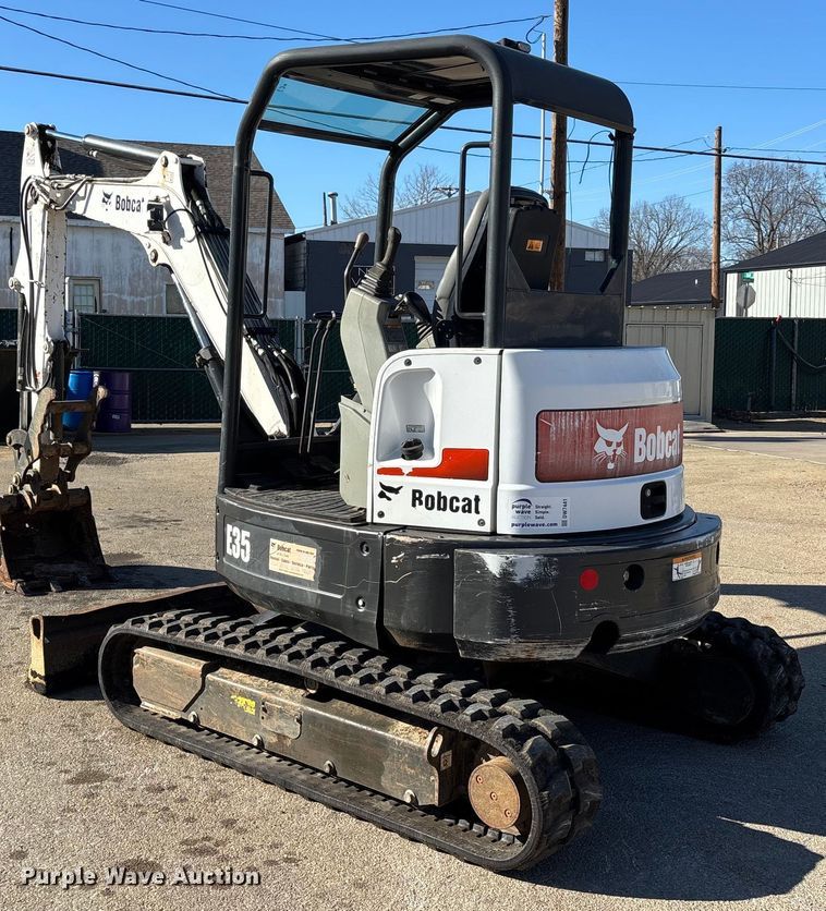 image for item DW7441 2014 Bobcat E35 mini excavator