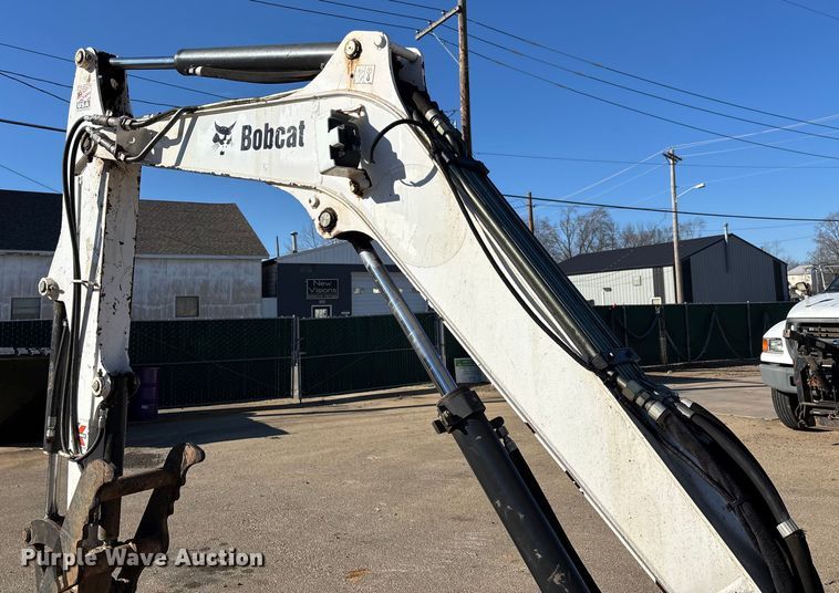 image for item DW7441 2014 Bobcat E35 mini excavator