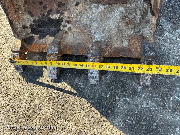 image for item DW7441 2014 Bobcat E35 mini excavator