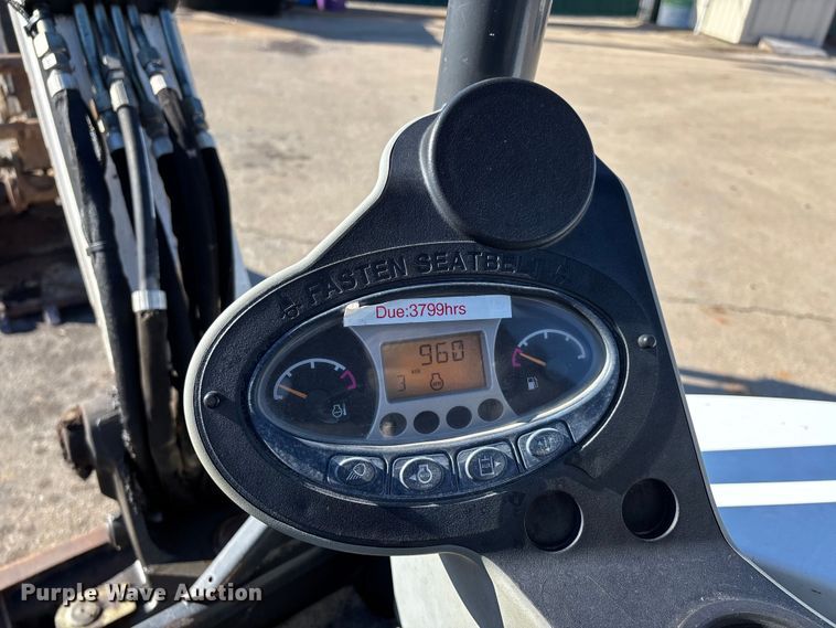 image for item DW7441 2014 Bobcat E35 mini excavator