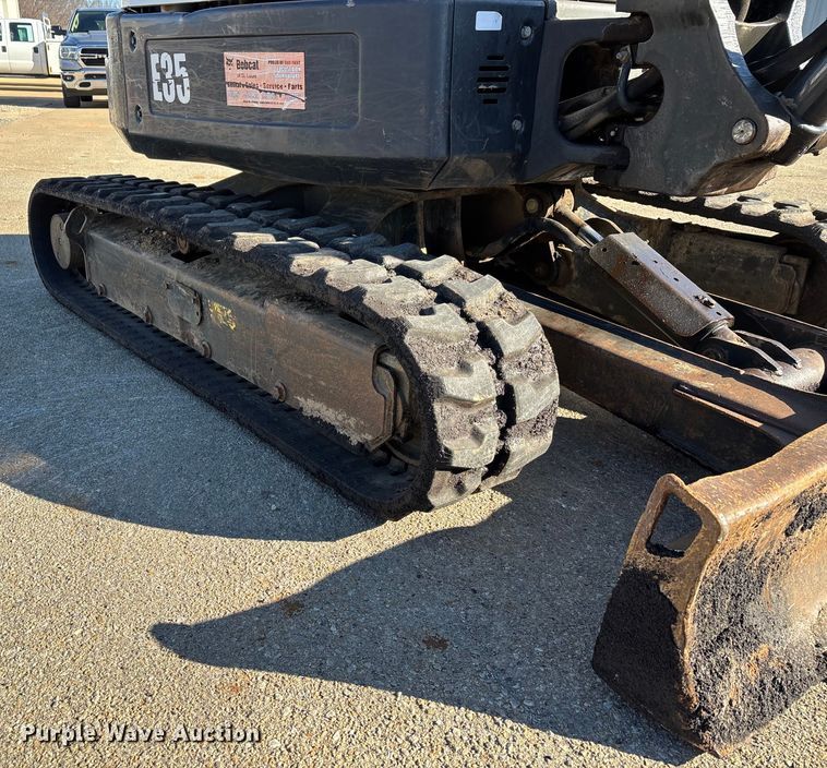 image for item DW7441 2014 Bobcat E35 mini excavator