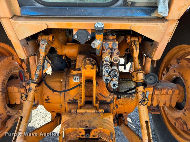 image for item DW7446 Ford 6610 tractor