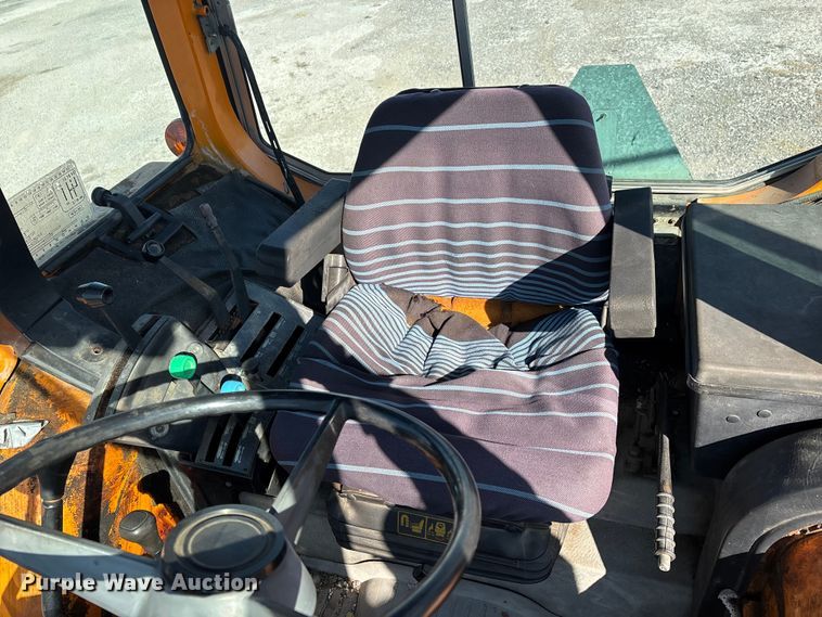 image for item DW7446 Ford 6610 tractor