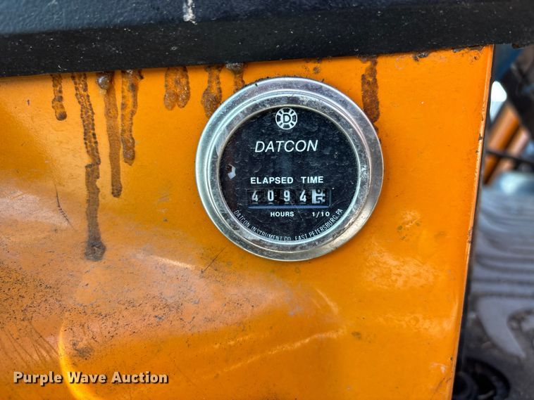 image for item DW7446 Ford 6610 tractor