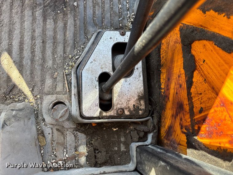 image for item DW7446 Ford 6610 tractor