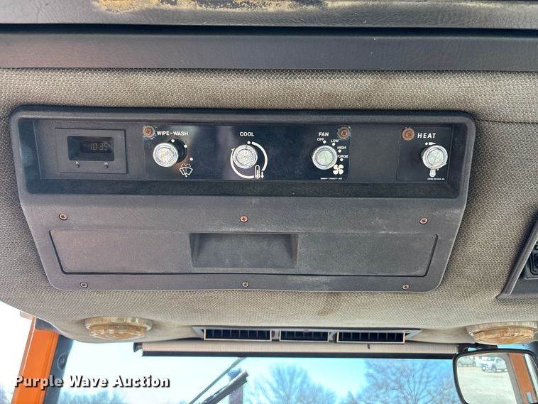 image for item DW7446 Ford 6610 tractor