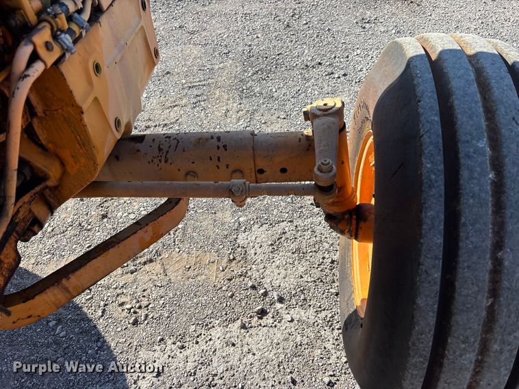 image for item DW7447 Ford 6610 tractor