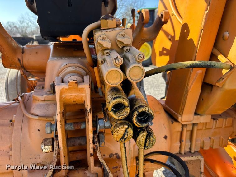 image for item DW7447 Ford 6610 tractor