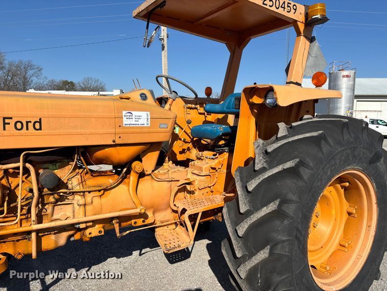 image for item DW7447 Ford 6610 tractor