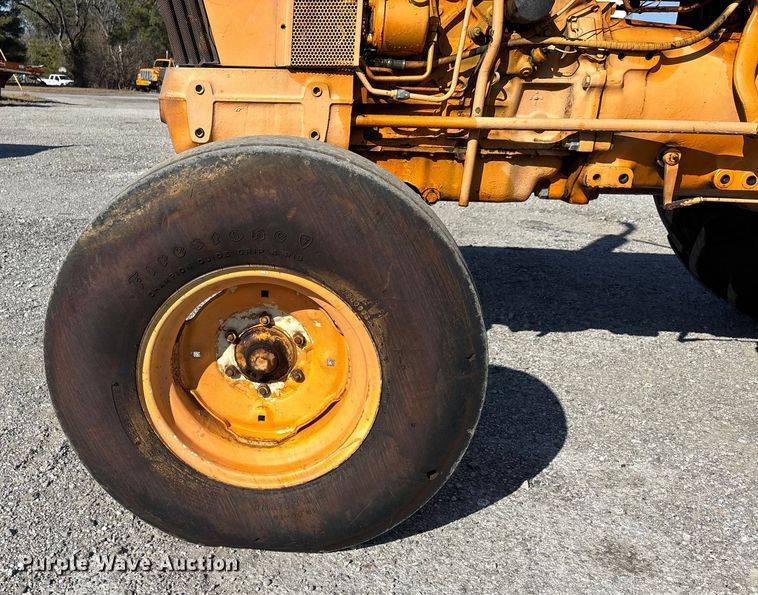 image for item DW7447 Ford 6610 tractor