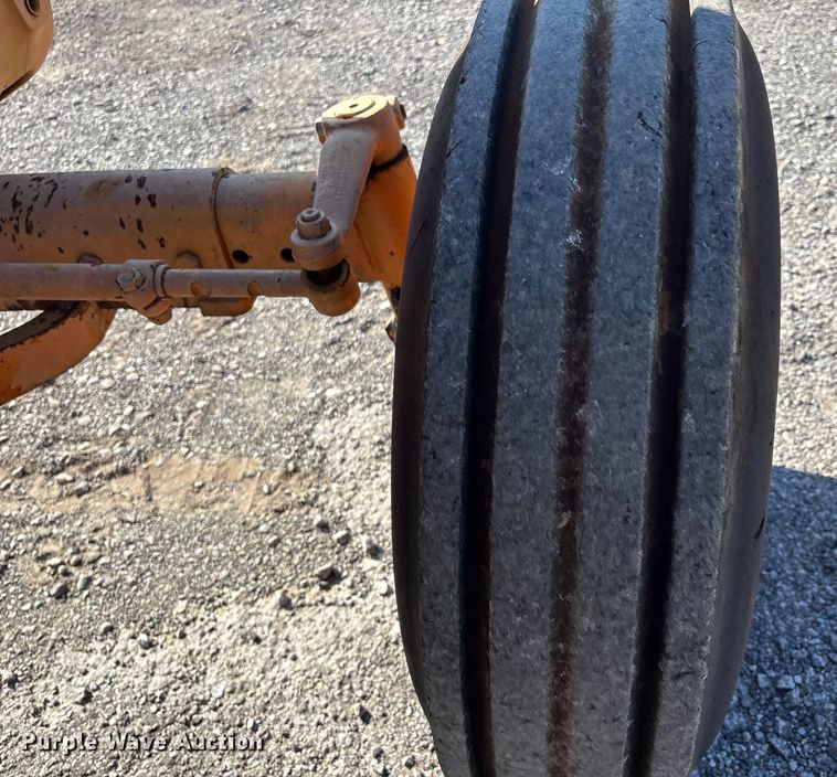 image for item DW7447 Ford 6610 tractor