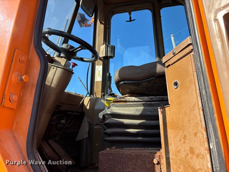 image for item DW7448 1993 Caterpillar 936F wheel loader