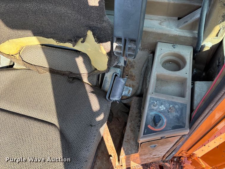 image for item DW7448 1993 Caterpillar 936F wheel loader