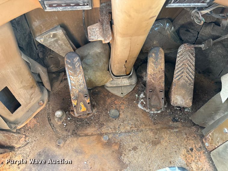 image for item DW7448 1993 Caterpillar 936F wheel loader