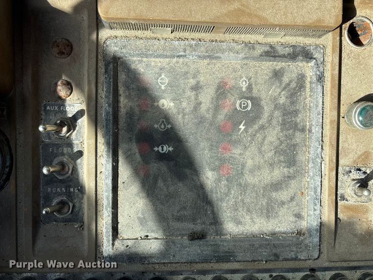 image for item DW7448 1993 Caterpillar 936F wheel loader