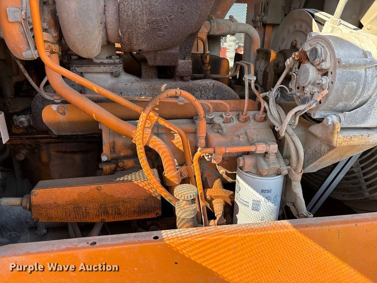 image for item DW7448 1993 Caterpillar 936F wheel loader