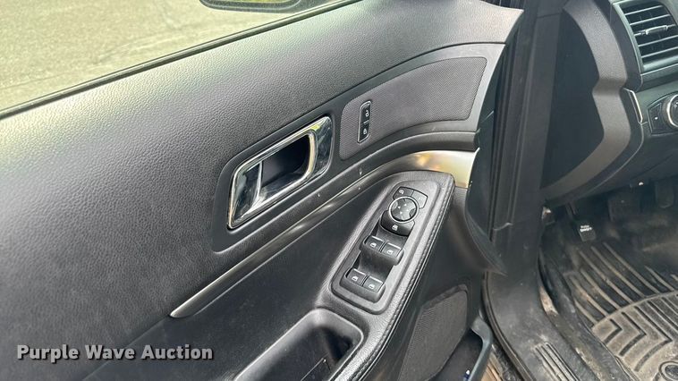 image for item EA1926 2017 Ford Explorer Police Interceptor SUV